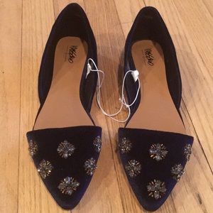 Sz 9 Mossimo Navy blue velvet embellished flats